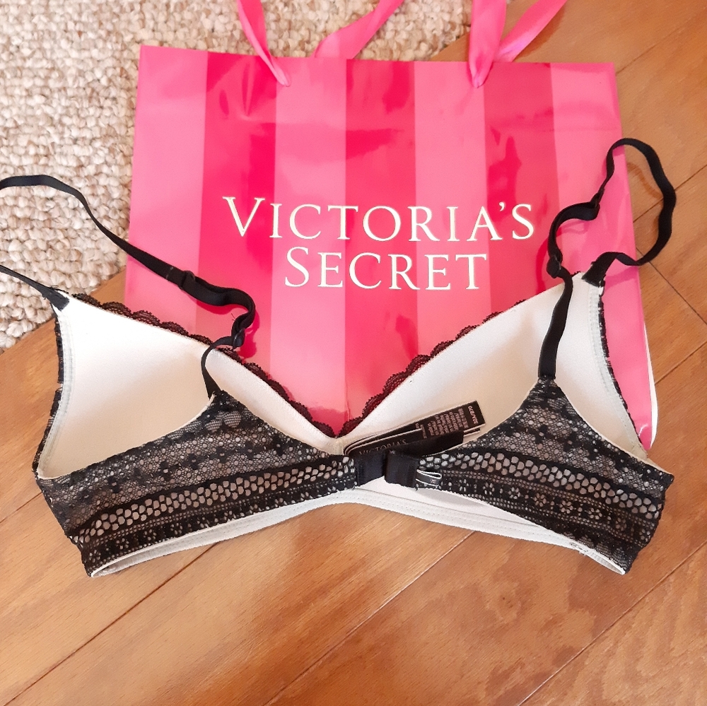 Victoria's Secret No Wire Bra size 32A - Picture 6 of 9